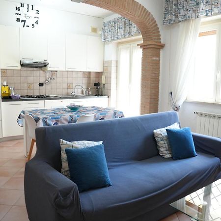 Apartamento La Casa Di Flo Anzio Exterior foto